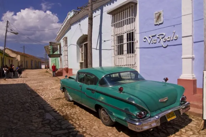 Framed Print : American Oldtimer in the cobbled streets of Trinidad, Cuba, West Indies Framed Print : American Oldtimer in the cobbled streets of Trinidad, Cuba, West Indies