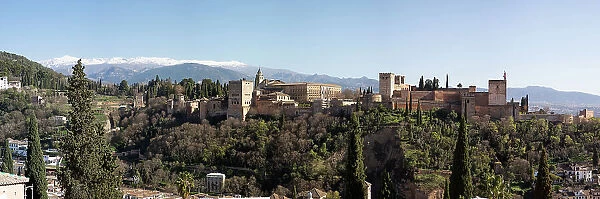Ancient Arab fortress of The Alhambra, UNESCO World Heritage Site, Granada, Andalusia, Spain, Europe