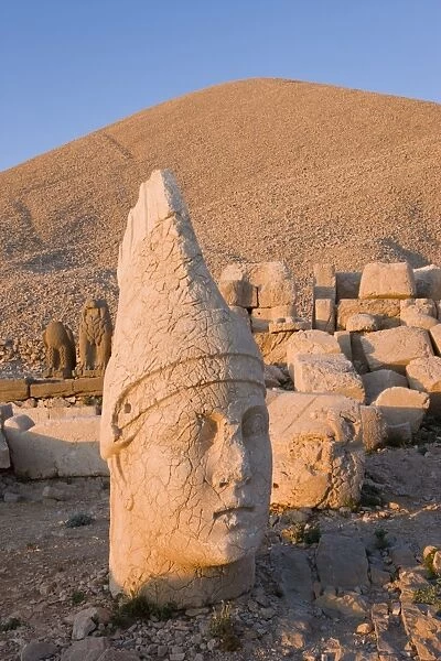 Ancient carved stone heads of the gods, the god Antiochus, Nemrut Dagi (Nemrut Dag)
