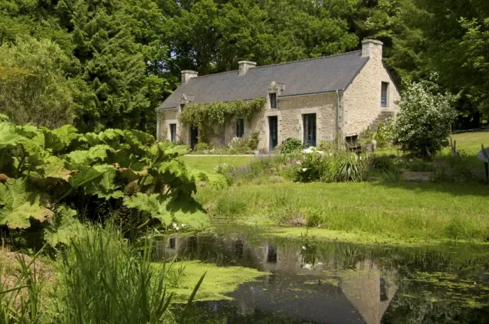 Framed Print : Ancient farm house and pond, granite walls and slate roof, Bubry village