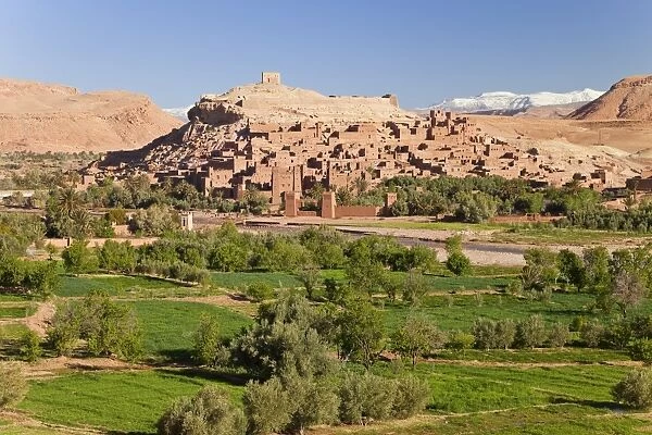 Ancient kasbah town of Ait Benhaddou on a former Caravan Route beside the Ouarzazate River, often used as a film location, UNESCO World Heritage Site, Morocco, North Africa, Africa