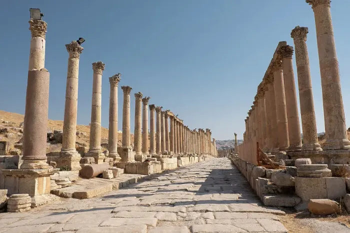 Framed Print : Ancient Roman road with colonnade, Jerash, Jordan, Middle East Framed Print : Ancient Roman road with colonnade, Jerash, Jordan, Middle East