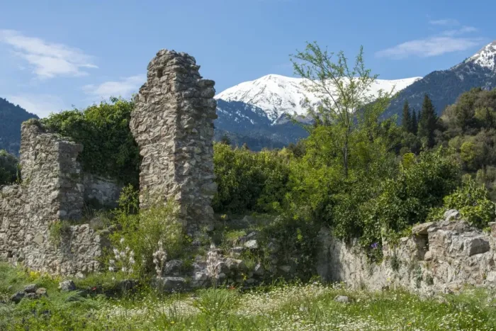 Framed Print : The ancient ruins of Mystras, UNESCO World Heritage Site, and the snow covered Taygetos Framed Print : The ancient ruins of Mystras, UNESCO World Heritage Site, and the snow covered Taygetos