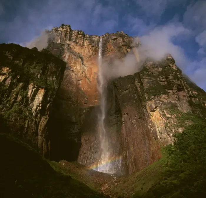Framed Print : Angel Falls and Mount Auyantepui (Auyantepuy) (Devils Mountain), Tepuis Framed Print : Angel Falls and Mount Auyantepui (Auyantepuy) (Devils Mountain), Tepuis