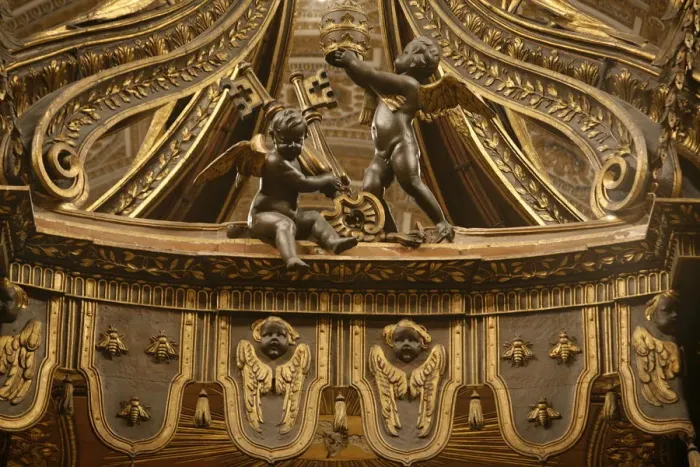 Framed Print : Detail of angels holding St. Peters keys on the main altar, St Framed Print : Detail of angels holding St. Peters keys on the main altar, St