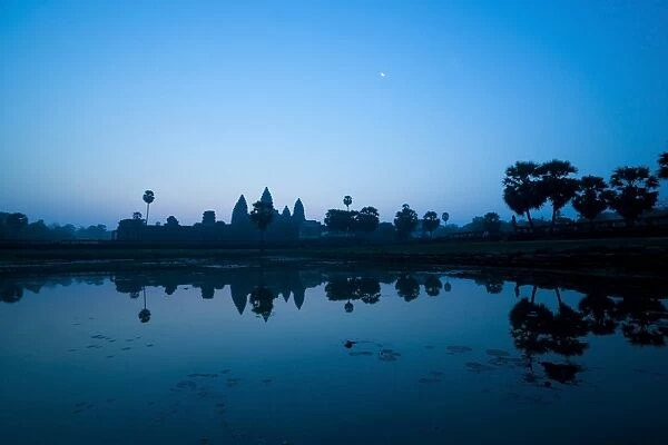 Angkor Wat Temple and the moon at night, Angkor Temples, UNESCO World Heritage Site, Siem Reap Province, Cambodia, Indochina, Southeast Asia, Asia