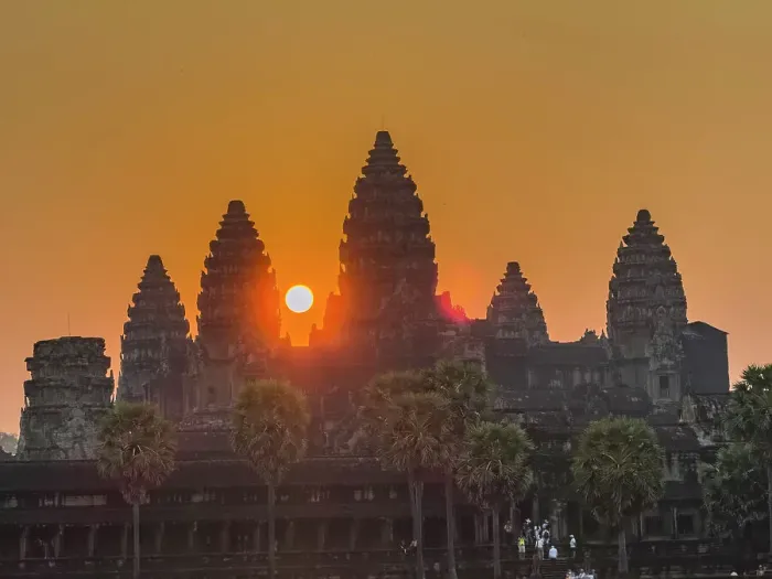 Framed Print : Angkor Wat, UNESCO World Heritage Site, a Hindu-Buddhist temple complex near Siem Reap, Cambodia, Indochina, Southeast Asia, Asia Framed Print : Angkor Wat, UNESCO World Heritage Site, a Hindu-Buddhist temple complex near Siem Reap, Cambodia, Indochina, Southeast Asia, Asia