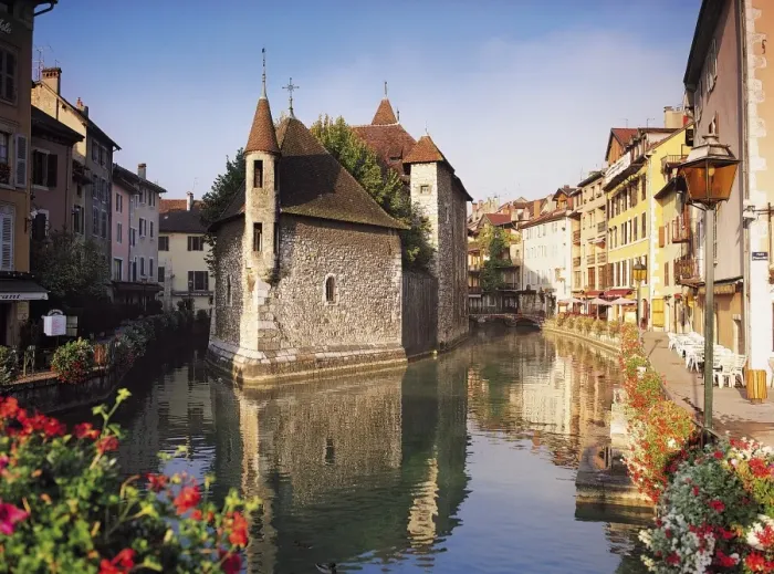 Framed Print : Annecy, Savoie, France Framed Print : Annecy, Savoie, France