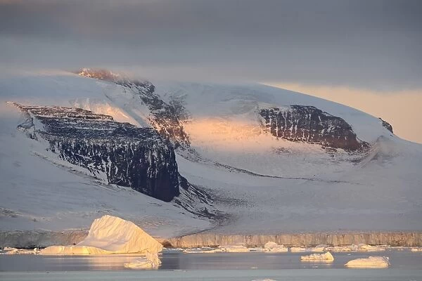 Antarctic Peninsula at dawn, Antarctica, Polar Regions