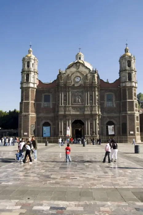 Framed Print : The Antigua Basilica adjacent to the Basilica de Guadalupe Framed Print : The Antigua Basilica adjacent to the Basilica de Guadalupe