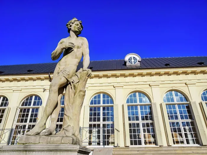 Framed Print : Apollo Sculpture in front of the Old Orangery, Lazienki Park (Royal Baths Park), Warsaw, Masovian Voivodeship, Poland, Europe Framed Print : Apollo Sculpture in front of the Old Orangery, Lazienki Park (Royal Baths Park), Warsaw, Masovian Voivodeship, Poland, Europe