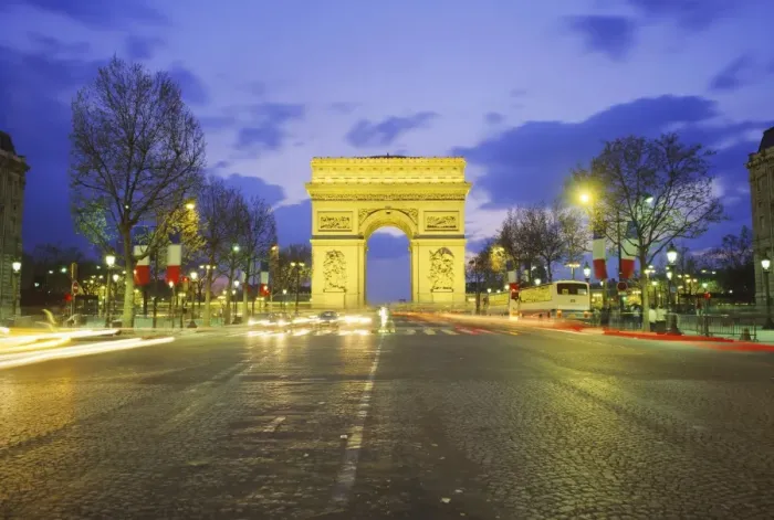 Framed Print : Arc de Triomphe and the Champs Elysees, Paris, France, Europe Framed Print : Arc de Triomphe and the Champs Elysees, Paris, France, Europe