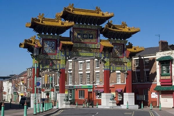 Arch at the entrance of Chinatown, Liverpool, Merseyside, England, United Kingdom, Europe