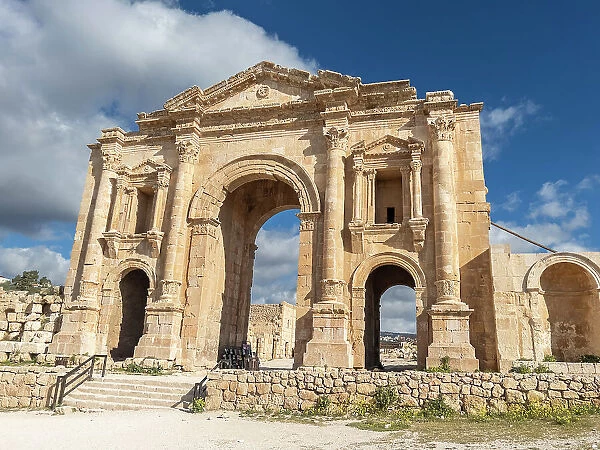The Arch of Hadrian in Jerash, believed to have been founded in 331 BC by Alexander the Great, Jerash, Jordan, Middle East