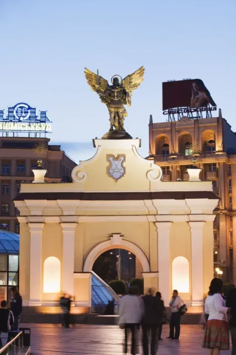 Framed Print : Archangel Michael statue in Maidan Nezalezhnosti (Independence Square) Framed Print : Archangel Michael statue in Maidan Nezalezhnosti (Independence Square)
