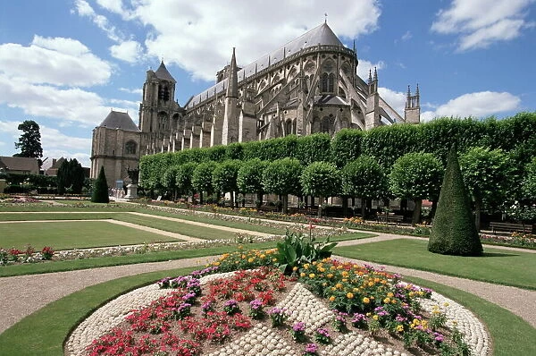 Archbishops gardens and cathedral, UNESCO World Heritage Site, Bourges