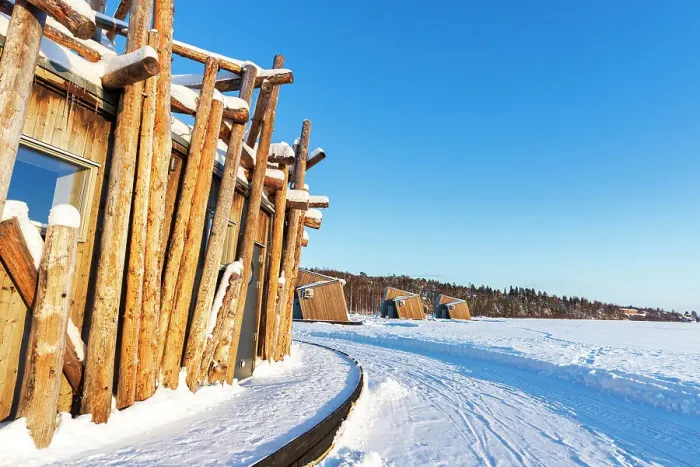 Framed Print : Architectural structure of Arctic Bath hotel made of logs on frozen Lule River with cutting-edge chalets in the background, Harads, Norrbotten, Swedish Lapland, Sweden, Scandinavia, Europe Framed Print : Architectural structure of Arctic Bath hotel made of logs on frozen Lule River with cutting-edge chalets in the background, Harads, Norrbotten, Swedish Lapland, Sweden, Scandinavia, Europe