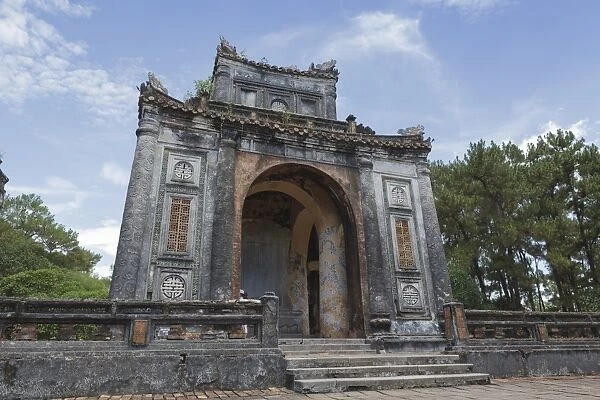 An archway at Tu Duc Royal Tomb, Hue, UNESCO World Heritage Site, Vietnam, Indochina, Southeast Asia, Asia