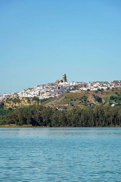Arcos de la Frontera view from the other side of the lake in the Pueblos Blancos region, Andalusia, Spain, Europe
