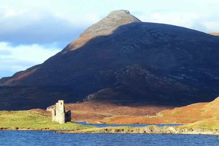 Framed Print : Ardvreck Castle and Stac Pollaidh, Loch Assynt, Ross and Cromarty, Highlands, Scotland, United Kingdom Framed Print : Ardvreck Castle and Stac Pollaidh, Loch Assynt, Ross and Cromarty, Highlands, Scotland, United Kingdom