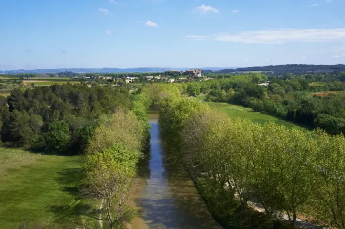 Framed Print : Argens Minervois village, Navigation on the Canal du Midi, UNESCO World Heritage Site, Aude, Languedoc Roussillon, France, Europe Framed Print : Argens Minervois village, Navigation on the Canal du Midi, UNESCO World Heritage Site, Aude, Languedoc Roussillon, France, Europe