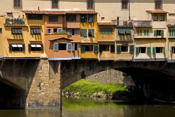 Framed Print : Arno River and Ponte Vecchio bridge Framed Print : Arno River and Ponte Vecchio bridge