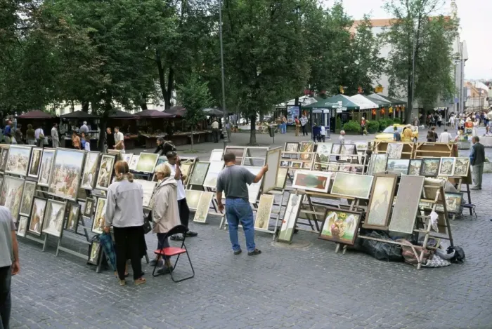 Framed Print : Artists displaying pictures for sale in Didzioji Gatve Framed Print : Artists displaying pictures for sale in Didzioji Gatve
