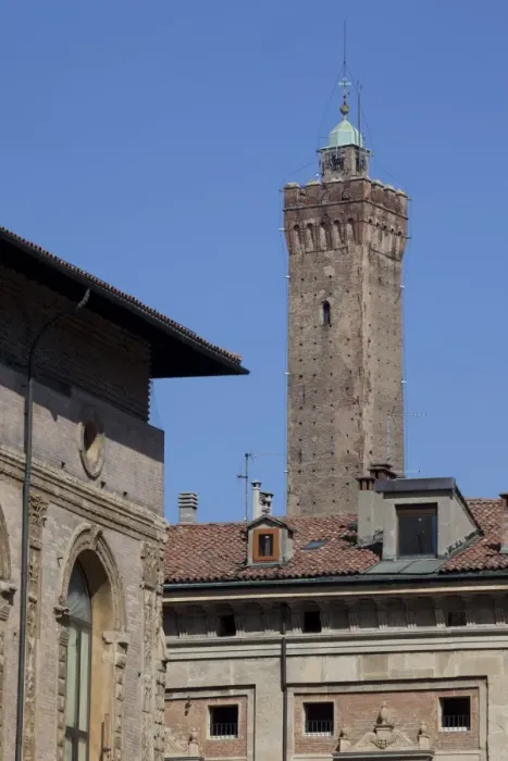Framed Print : Asinelli Tower, Piazza Maggiore, Bologna, Emilia Romagna, Italy, Europe Framed Print : Asinelli Tower, Piazza Maggiore, Bologna, Emilia Romagna, Italy, Europe