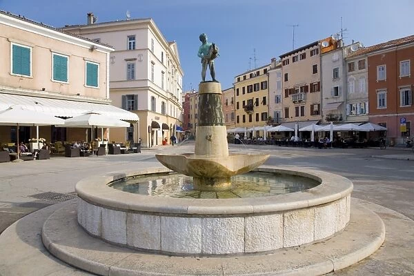 Attractive fountain in Trg marsala Tita, Rovinj (Rovigno), Istria, Croatia, Europe