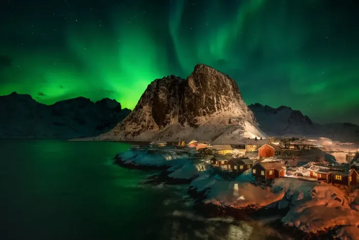 Framed Print : Aurora Borealis (Northern Lights) above Rorbuer fishermens huts, Hamnoy, Moskenesoya Framed Print : Aurora Borealis (Northern Lights) above Rorbuer fishermens huts, Hamnoy, Moskenesoya