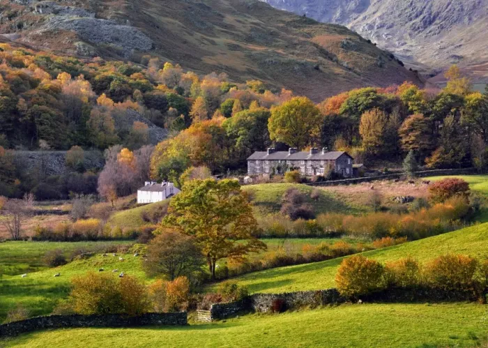 Framed Print : An autumn view of the scenic Langdale Valley, Lake District National Park, Cumbria Framed Print : An autumn view of the scenic Langdale Valley, Lake District National Park, Cumbria