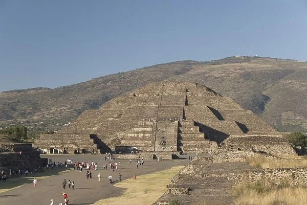 The Avenue of the Dead with the Pyramid of the Moon in the background, Archaeological Zone of Teotihuacan, UNESCO World Heritage Site, Mexico