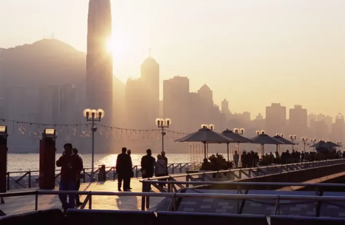 Framed Print : Avenue of Stars, Tsim Sha Tsui, Kowloon, with Victoria Harbour and skyline of Hong Kong Island in the background at dusk, Hong Kong Framed Print : Avenue of Stars, Tsim Sha Tsui, Kowloon, with Victoria Harbour and skyline of Hong Kong Island in the background at dusk, Hong Kong