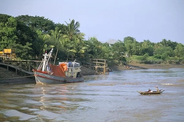 Ayeyarwaddy (Irrawaddy) river delta, Ayeyarwaddy Division, Myanmar (Burma), Asia