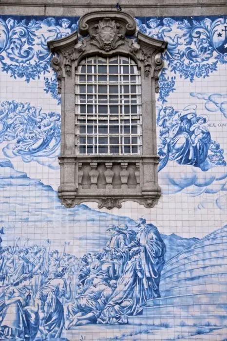 Framed Print : Detail of azulejos (earthenware tiles) on an outside wall of the 18th century Do Carmo church Framed Print : Detail of azulejos (earthenware tiles) on an outside wall of the 18th century Do Carmo church