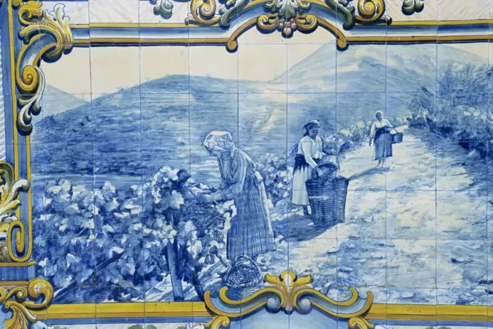 Framed Print : Azulejos showing harveting of port grapes