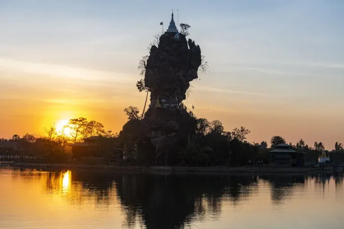 Framed Print : Backlight of the Kyauk Kalap pagoda, Hpa-An, Kayin state, Myanmar (Burma), Asia Framed Print : Backlight of the Kyauk Kalap pagoda, Hpa-An, Kayin state, Myanmar (Burma), Asia
