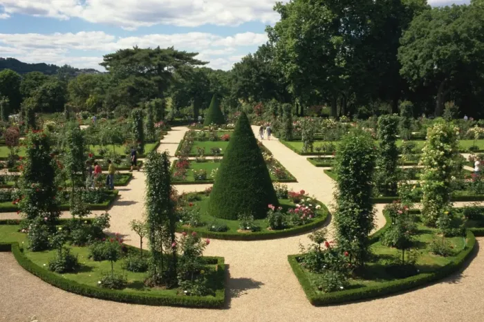 Framed Print : Bagatelle rose garden, Bois de Boulogne, Paris, France, Europe Framed Print : Bagatelle rose garden, Bois de Boulogne, Paris, France, Europe