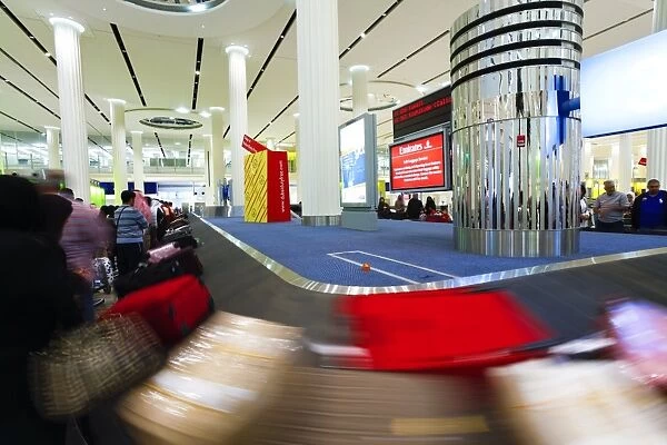 Baggage Carousel in the Arrivals Hall, Terminal 3, Dubai International Airport, Dubai, United Arab Emirates, Middle East