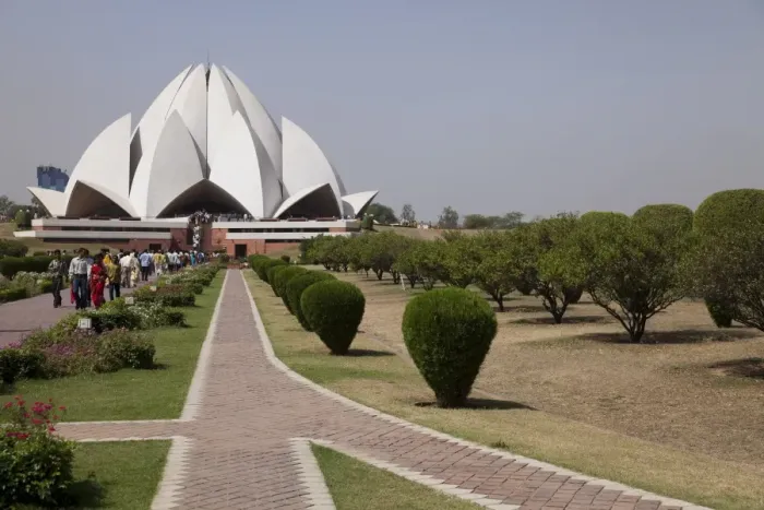 Framed Print : Baha i House of Worship, Lotus Temple, Delhi, India, Asia Framed Print : Baha i House of Worship, Lotus Temple, Delhi, India, Asia
