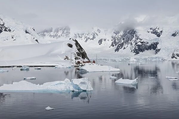 Bahia Paraiso (Paradise Bay), Antarctic Peninsula, Antarctica, Polar Regions