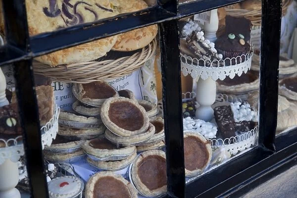 Bakewell Pudding Shop window, Bakewell, Derbyshire, England, United Kingdom, Europe