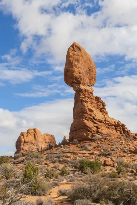 Framed Print : Balanced Rock, Arches National Park, Moab, Utah, United States of America, North America Framed Print : Balanced Rock, Arches National Park, Moab, Utah, United States of America, North America