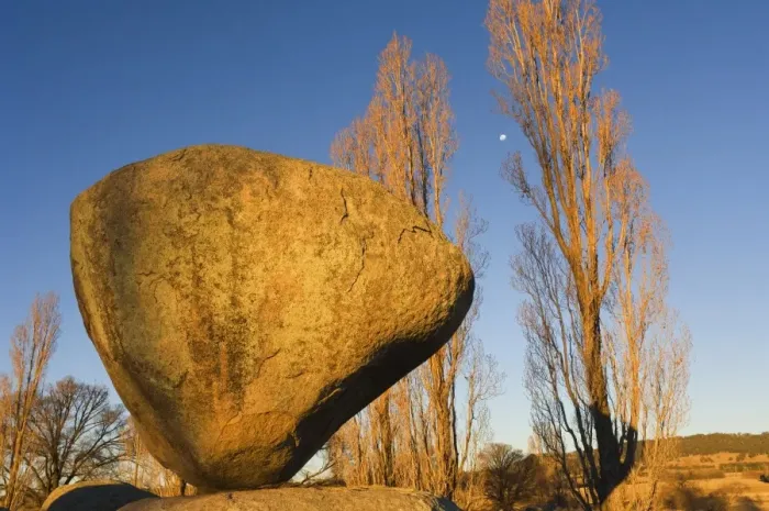 Framed Print : Balancing Rock, near Glen Innes, New South Wales, Australia, Pacific Framed Print : Balancing Rock, near Glen Innes, New South Wales, Australia, Pacific