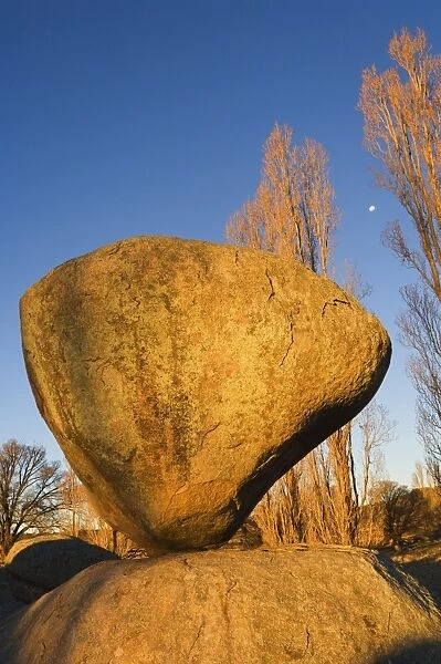 Balancing Rock, near Glen Innes, New South Wales, Australia, Pacific