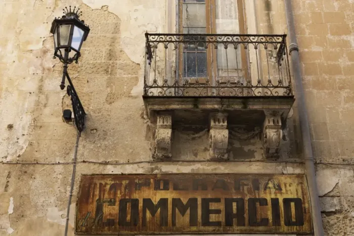 Framed Print : Balcony in the Baroque city of Lecce, Puglia, Italy, Europe Framed Print : Balcony in the Baroque city of Lecce, Puglia, Italy, Europe