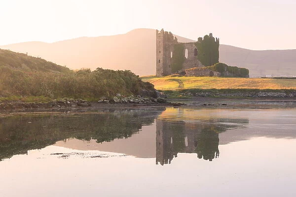 Ballycarbery Castle, Cahersiveen, County Kerry, Munster, Republic of Ireland, Europe