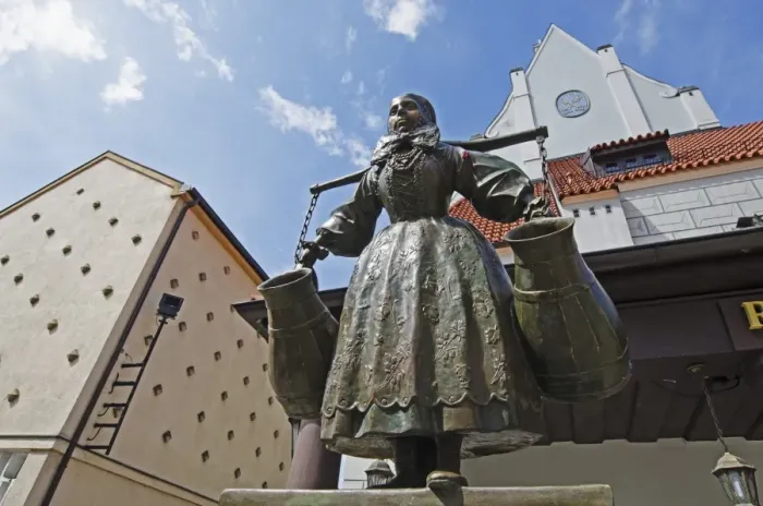 Framed Print : Bamberg Woman statue, historic Old Town, Poznan, Poland, Europe Framed Print : Bamberg Woman statue, historic Old Town, Poznan, Poland, Europe