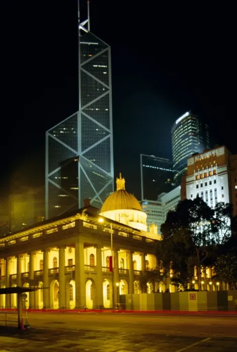 Framed Print : The Bank of China Building and the Old Supreme Court Building by night Framed Print : The Bank of China Building and the Old Supreme Court Building by night