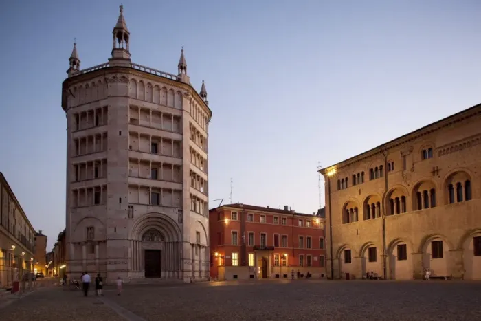 Framed Print : The Baptistry at dusk, Piazza Duomo, Parma, Emilia Romagna, Italy, Europe Framed Print : The Baptistry at dusk, Piazza Duomo, Parma, Emilia Romagna, Italy, Europe